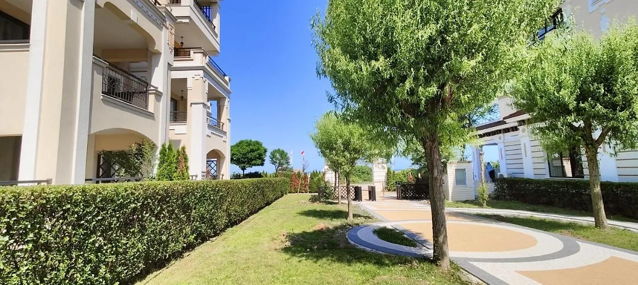 Green Life Private Apartments Созополь